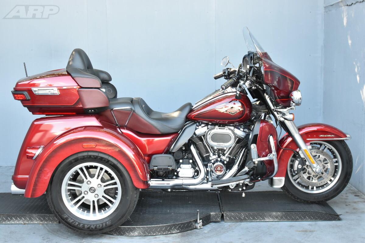 2023 Harley-Davidson® Tri Glide® Ultra FLHTCUTG