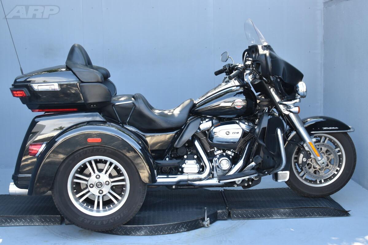 2022 Harley-Davidson® Tri Glide® Ultra FLHTCUTG